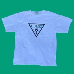 WHITE AND GREEN GUESS SHIRT SIZE L in good condition.